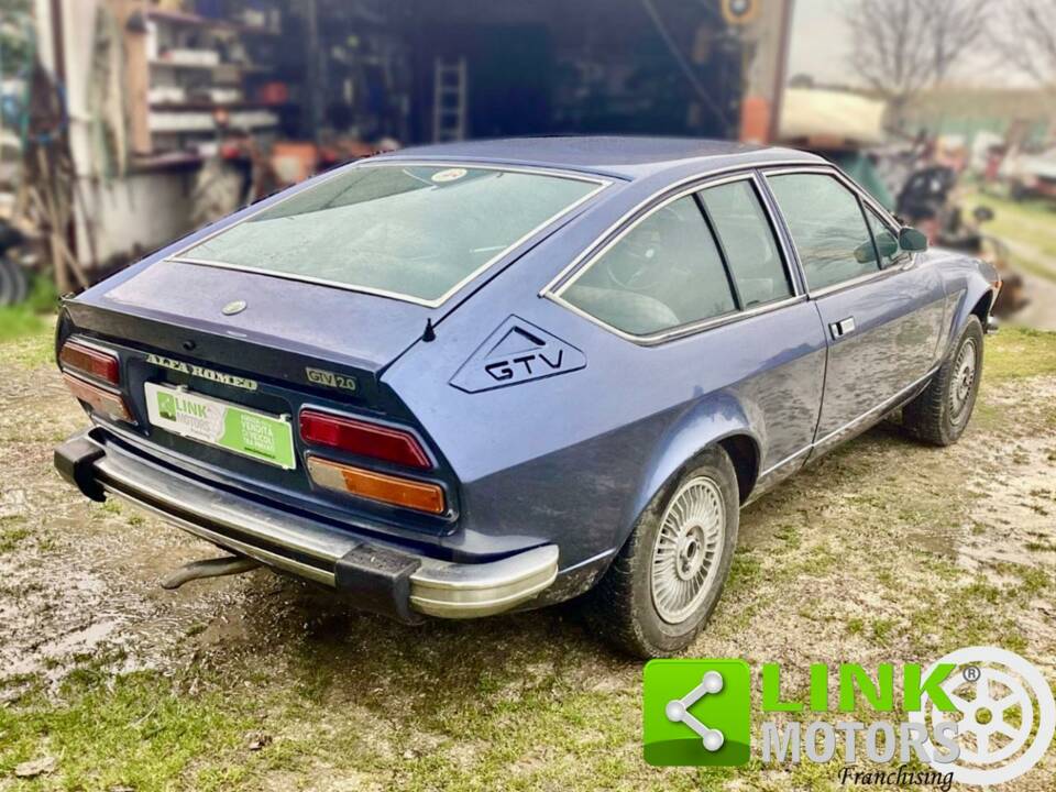 Image 7/10 of Alfa Romeo Alfetta GTV 2000 (1977)