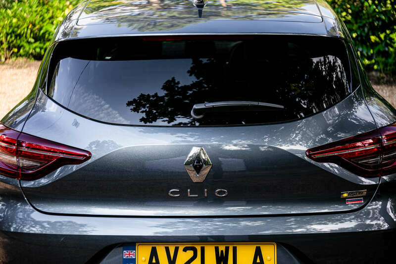 Bild 32/33 von Renault Clio III 1.4 16V (2012)