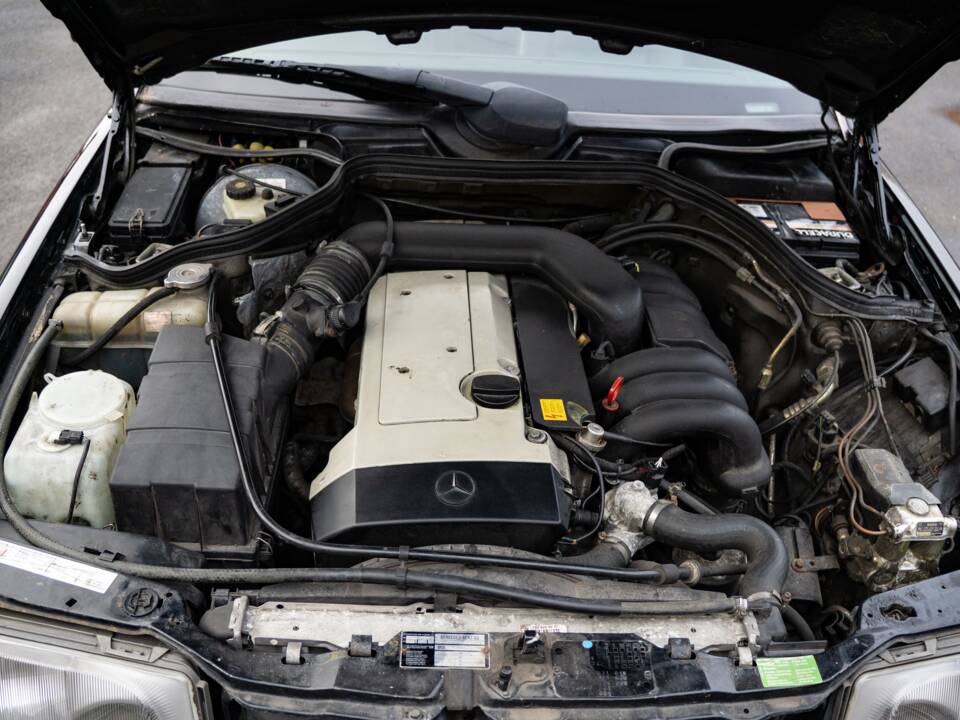 Bild 5/42 von Mercedes-Benz E 320 (1995)