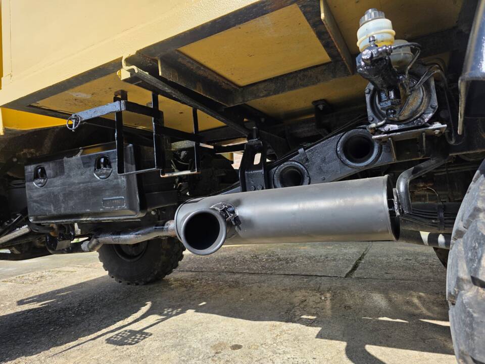 Image 20/38 de Mercedes-Benz Unimog U 1300 L (1986)