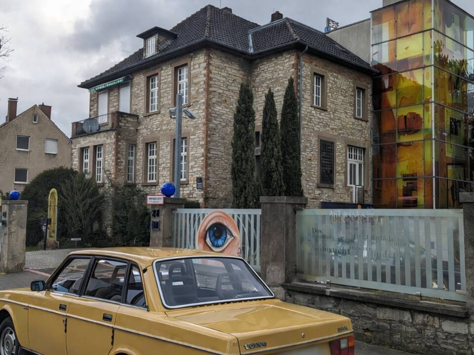 Image 3/4 of Volvo 244 (1980)