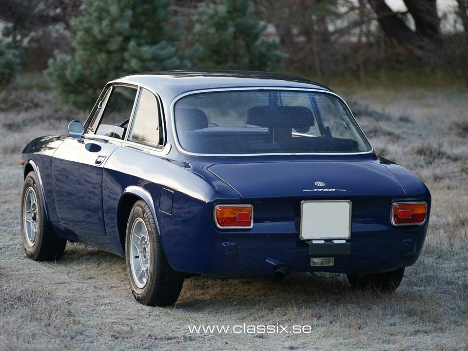 Bild 1/21 von Alfa Romeo 1750 GT Veloce (1972)