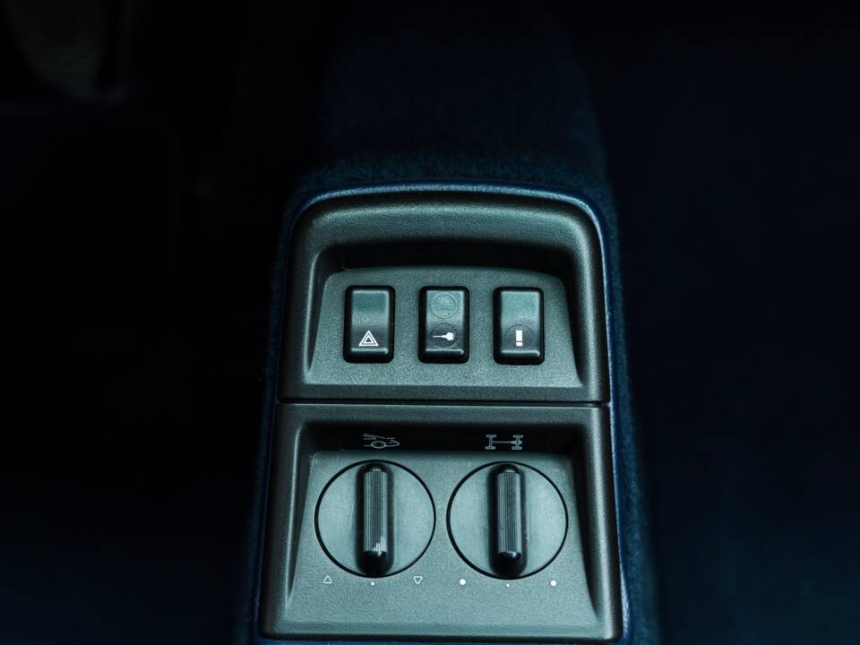 Afbeelding 32/61 van Porsche 911 Carrera 4 (1990)