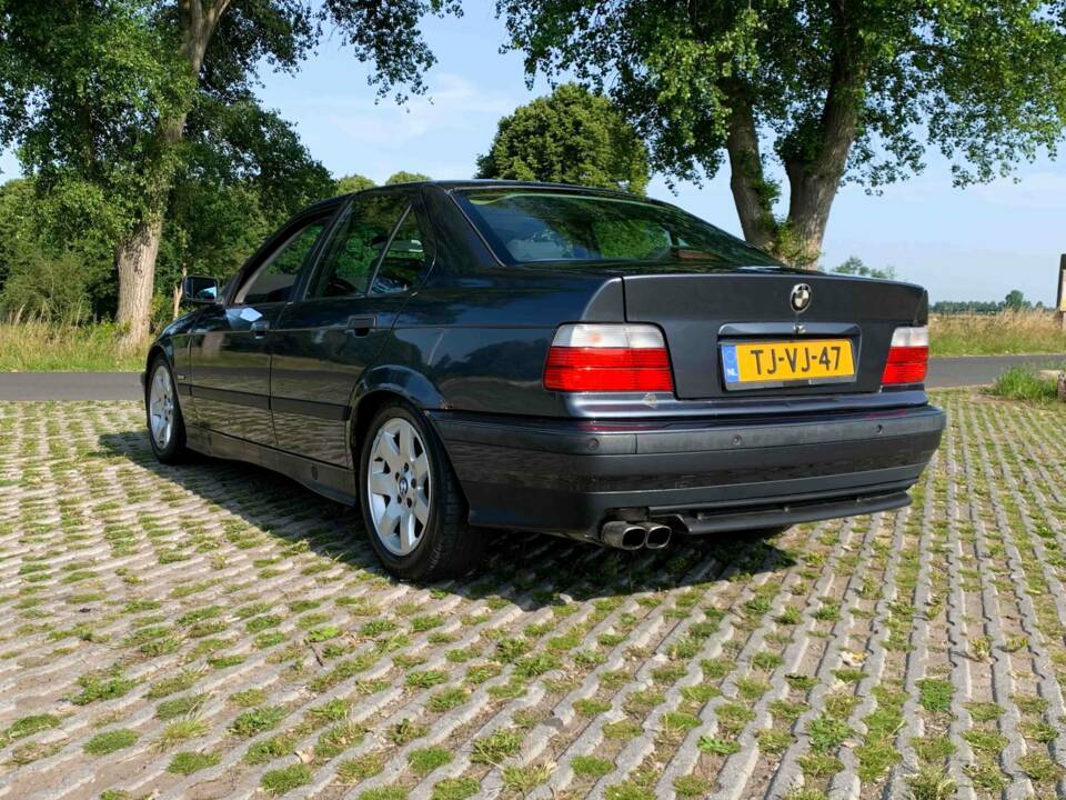 Image 3/5 of BMW 316i (1998)