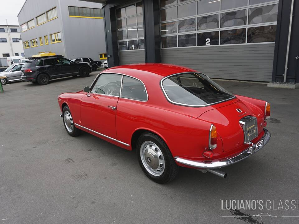 Imagen 6/68 de Alfa Romeo Giulietta Sprint 1300 (1965)