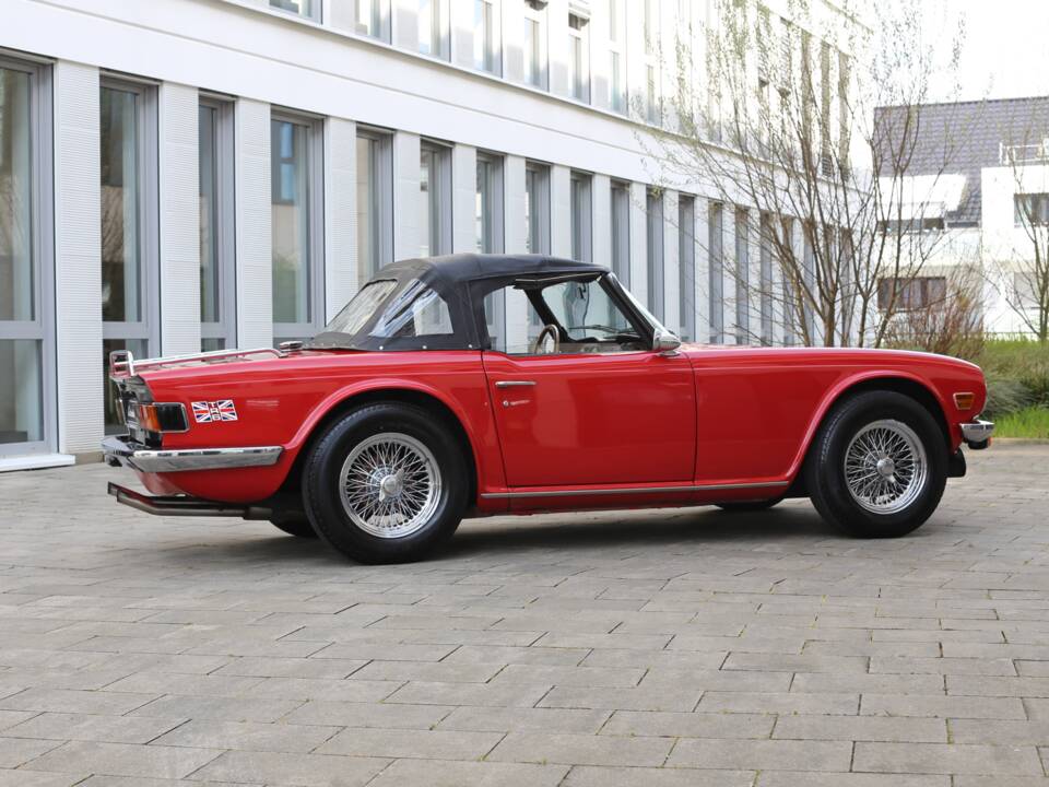Image 29/49 of Triumph TR 6 (1976)