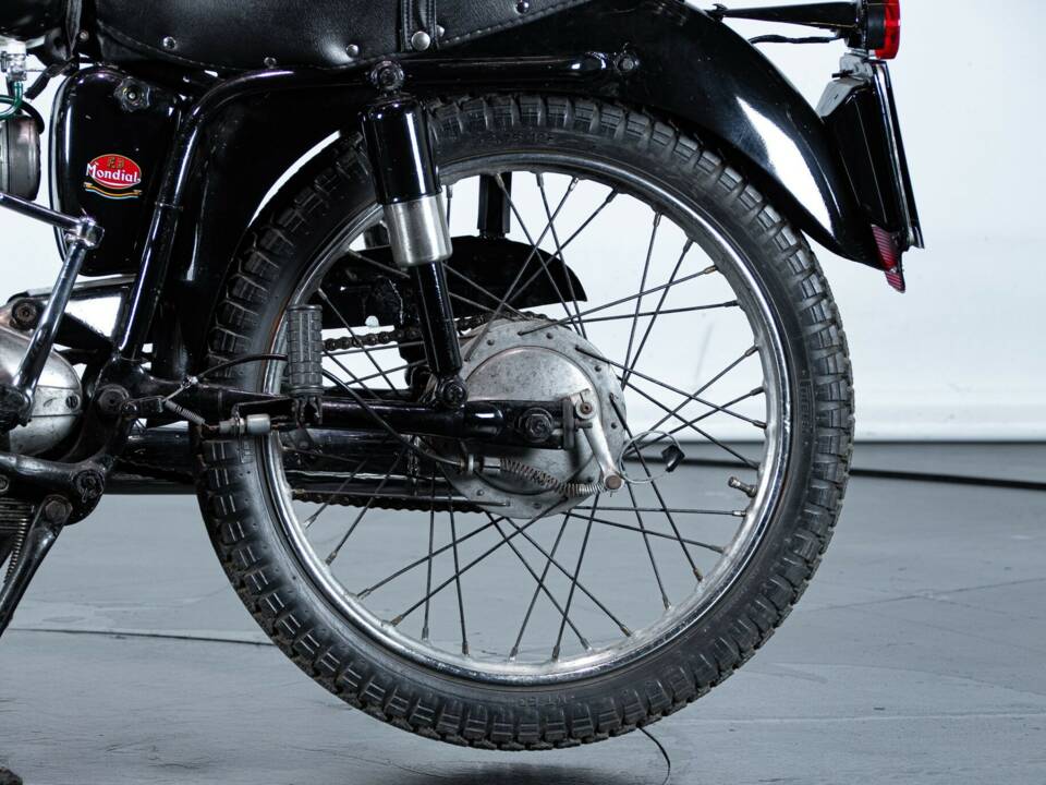 Image 27/50 of Mondial 125 (1961)