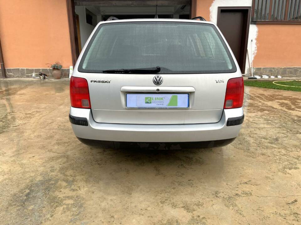 Image 7/20 de Volkswagen Passat Variant 1.9 TDI (1999)