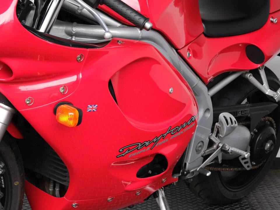 Image 40/66 of Triumph Daytona T595 (1998)