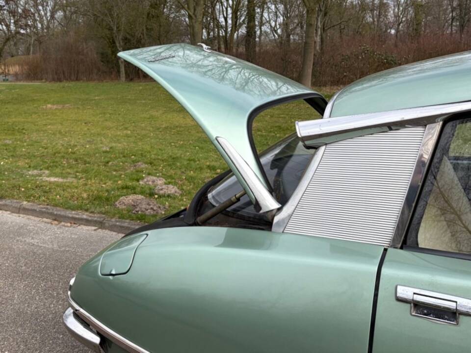 Image 19/26 of Citroën D Super (1971)