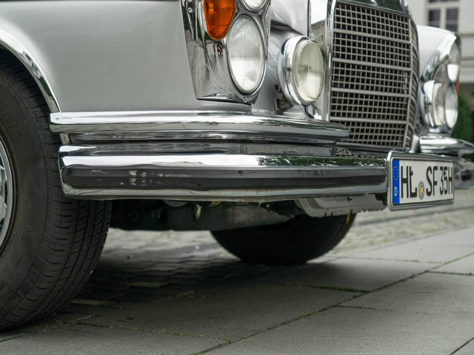 Image 35/95 of Mercedes-Benz 280 SE 3,5 (1970)
