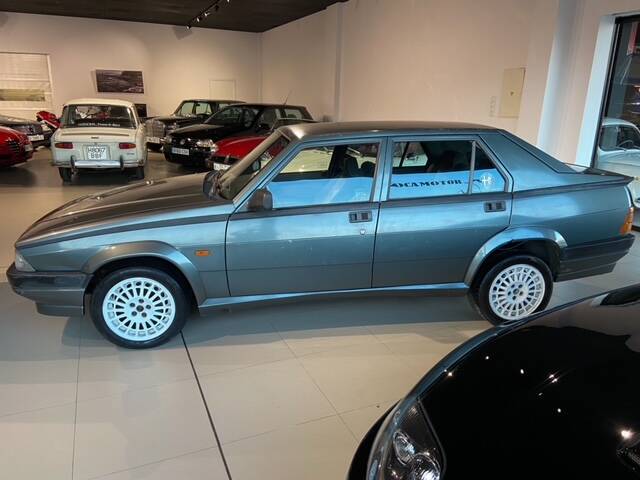 Afbeelding 7/32 van Alfa Romeo 75 2.0 Twin Spark (1989)