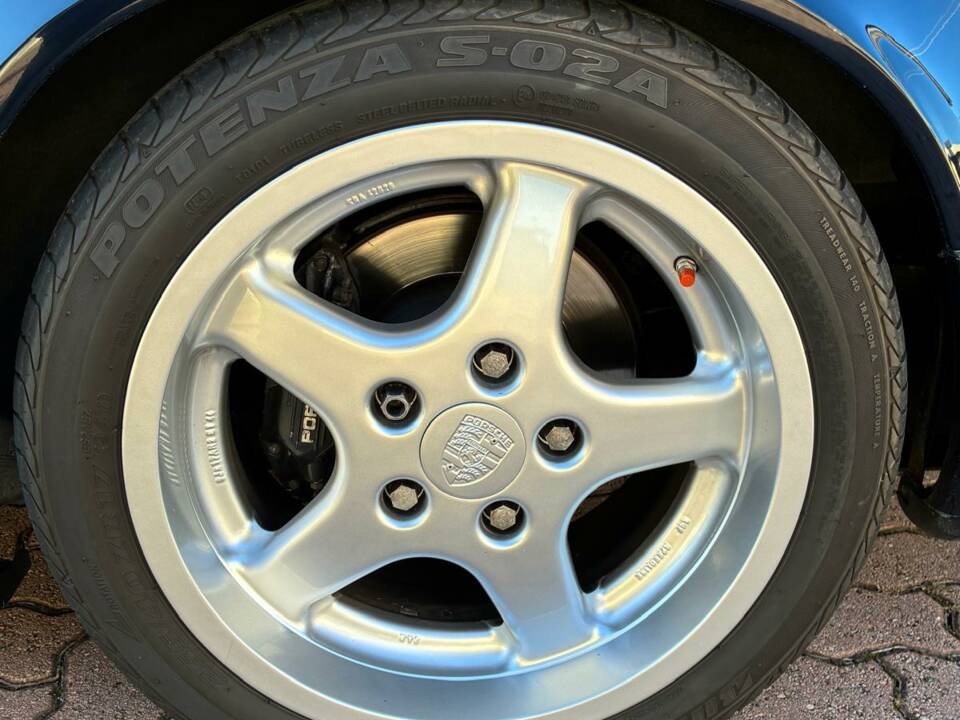 Image 5/36 de Porsche 911 Carrera 4 (1989)