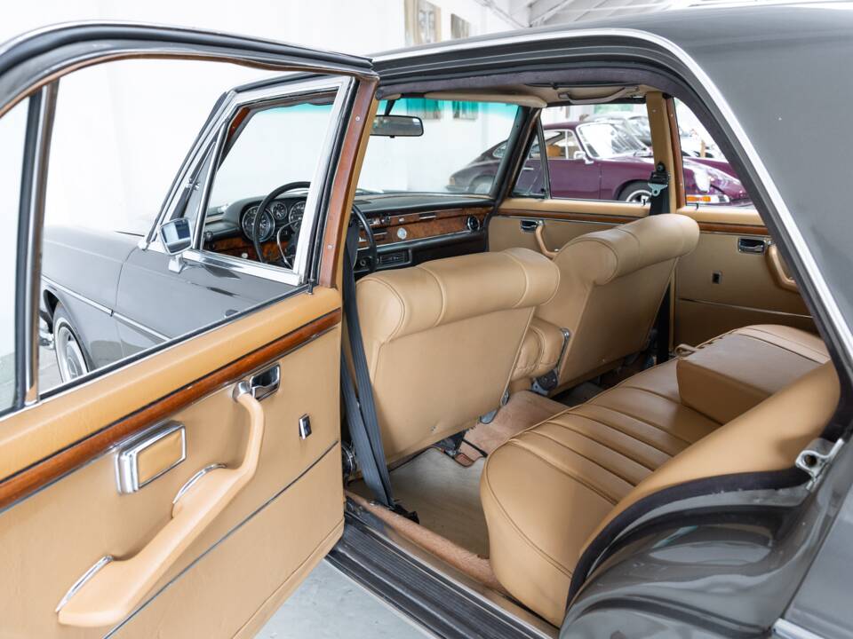 Bild 18/32 von Mercedes-Benz 300 SEL 3.5 (1970)