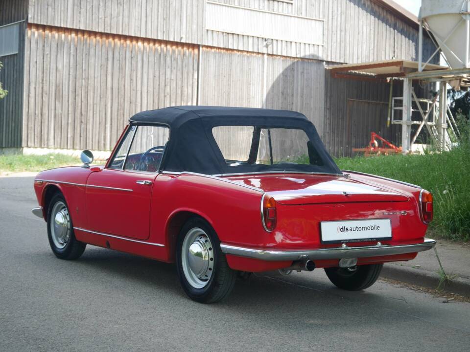 Image 2/29 of Innocenti Spider S (1966)