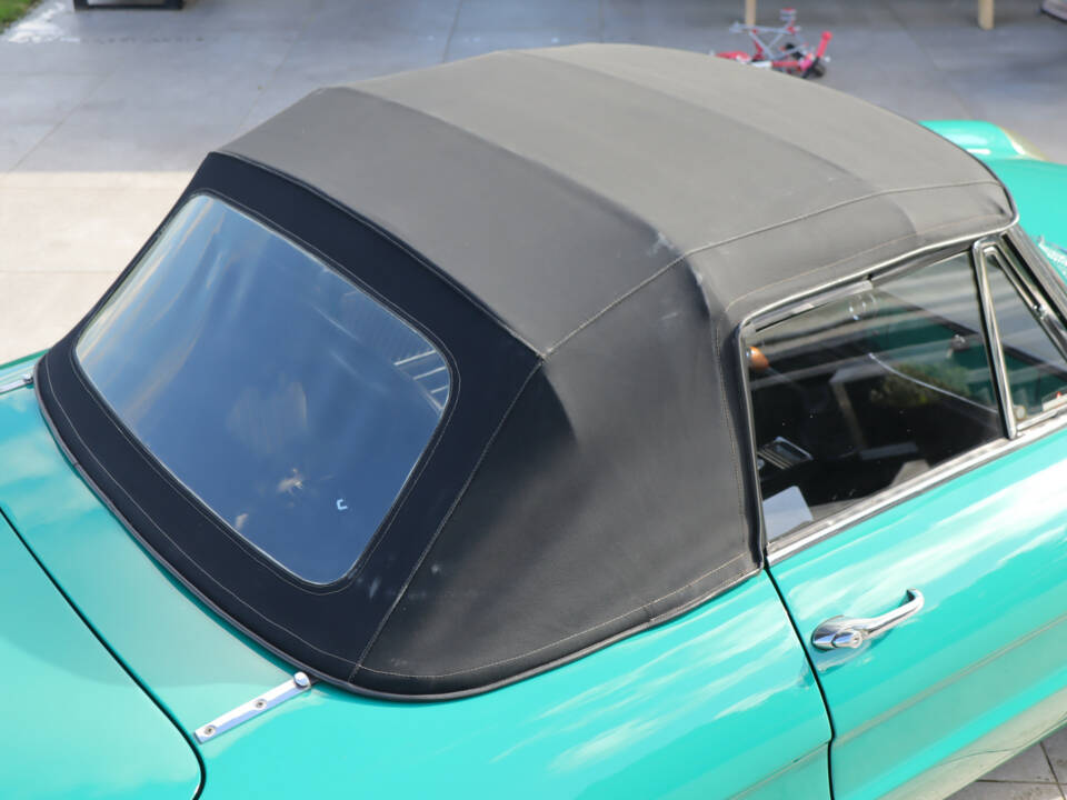 Image 41/50 of Alfa Romeo 1750 Spider Veloce (1969)