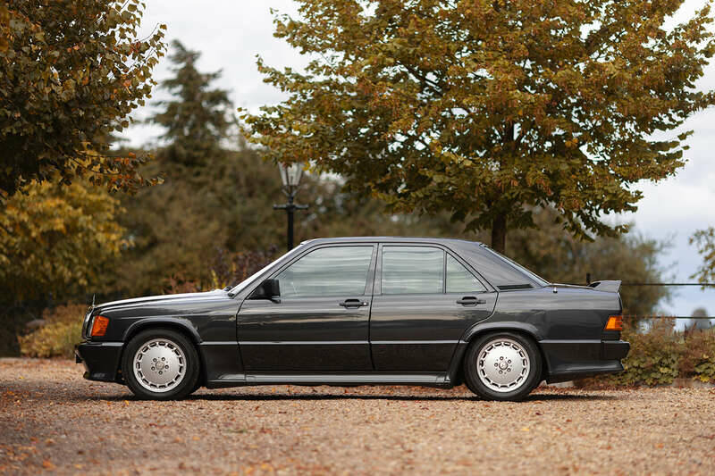 Image 34/50 de Mercedes-Benz 190 E 2.3-16 (1985)