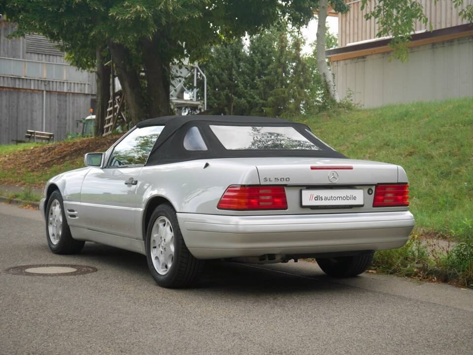 Image 4/50 of Mercedes-Benz SL 500 (1900)