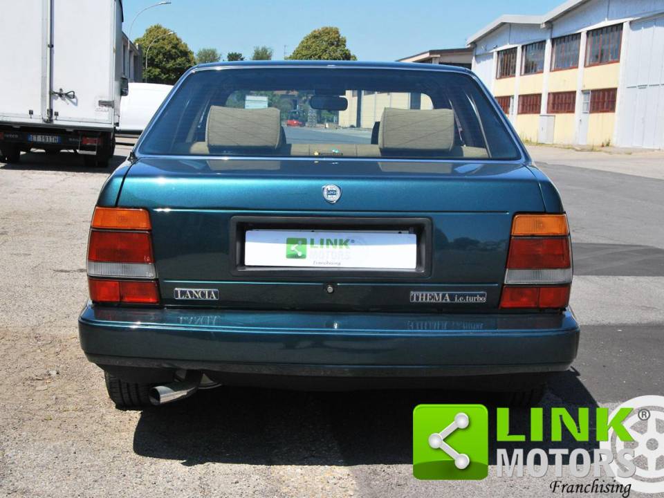 Image 5/10 de Lancia Thema I.E. Turbo (1986)