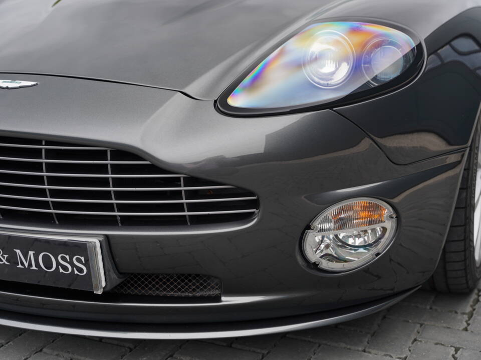 Image 31/50 of Aston Martin V12 Vanquish S (2007)