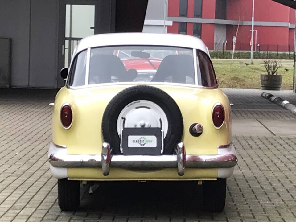 Image 9/10 of Nash Metropolitan (1958)