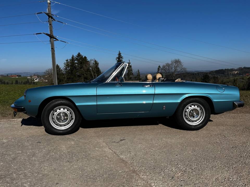 Afbeelding 5/9 van Alfa Romeo 2000 Spider Veloce (1981)