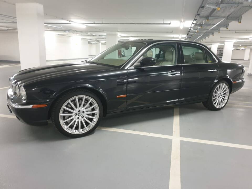 Bild 2/17 von Jaguar XJR Super V8 (2003)