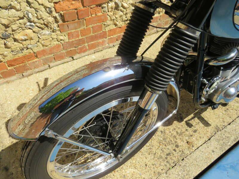 Image 35/45 of BSA A 10 Rocket Gold Star (1963)