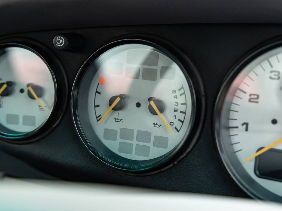 Bild 17/29 von Porsche 911 Carrera (1995)