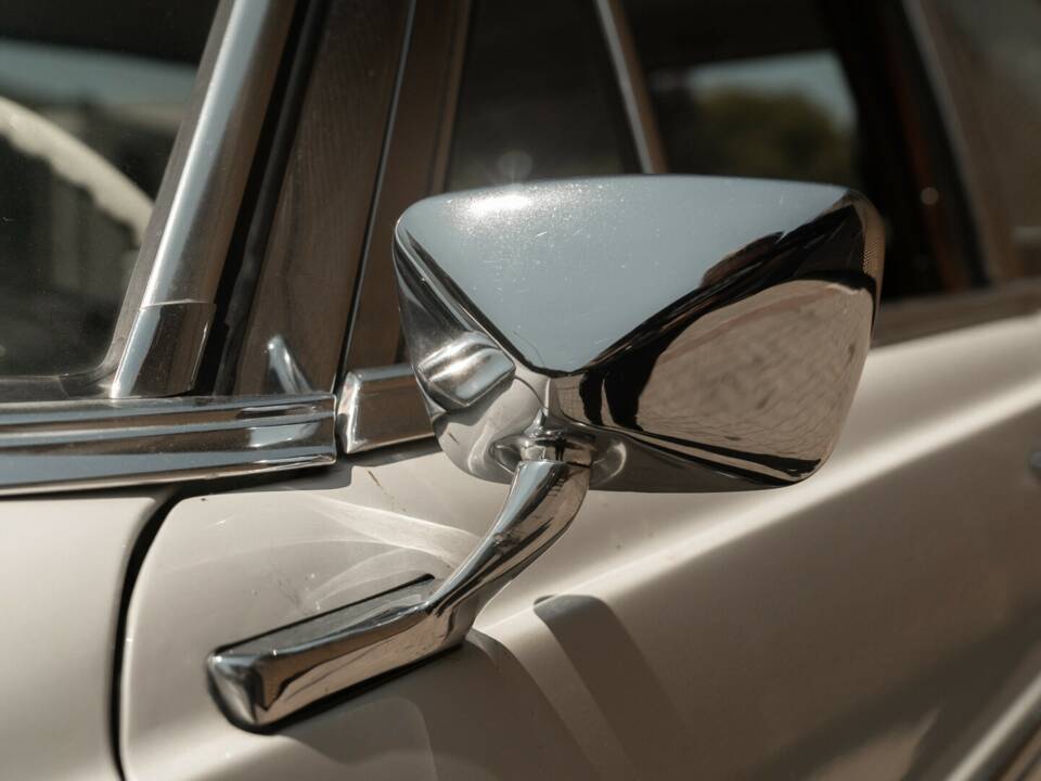 Image 6/34 of Mercedes-Benz 300 SEL 3.5 (1971)