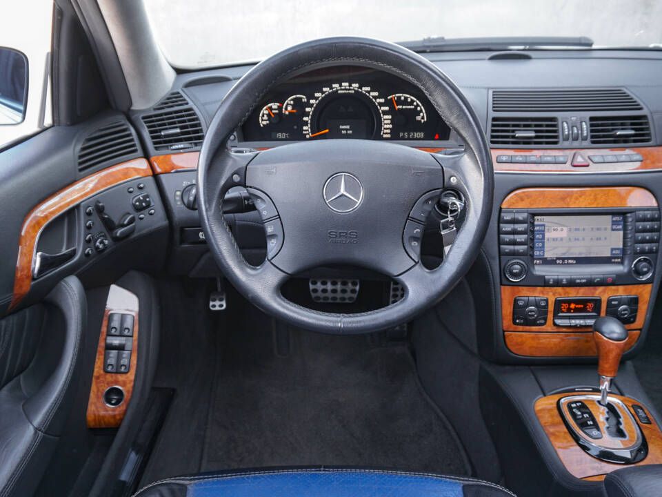 Image 11/51 of Mercedes-Benz S 65 AMG L (2004)