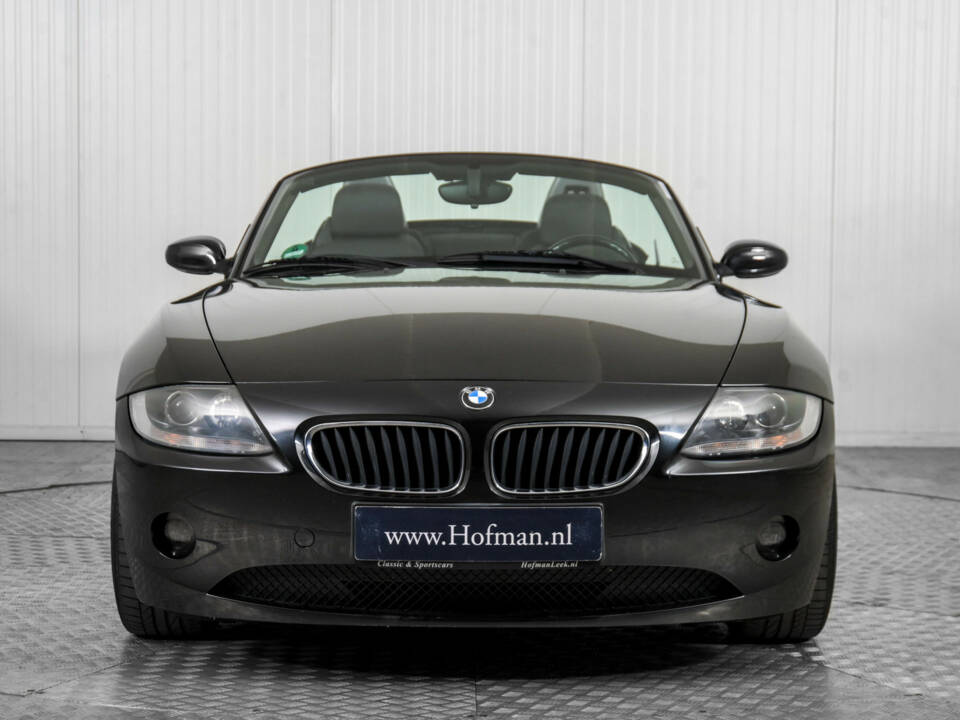 Immagine 14/50 di BMW Z4 2.2i (2005)