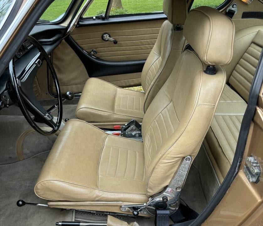 Image 8/8 of Volvo 1800 E (1971)