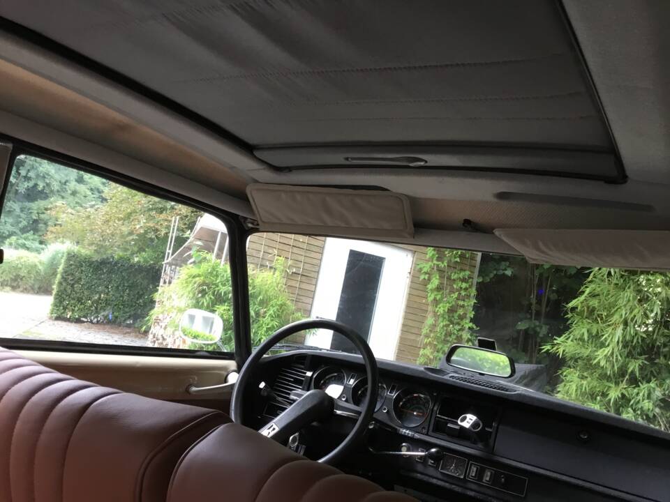 Image 56/82 de Citroën DS 20 (1974)