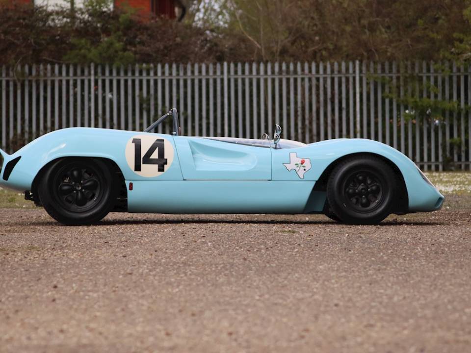 Image 4/20 of Brabham BT8 (1964)