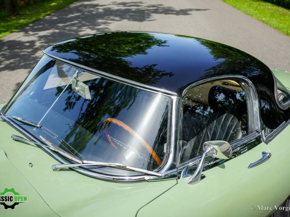 Image 48/60 de Jaguar E-Type (1969)