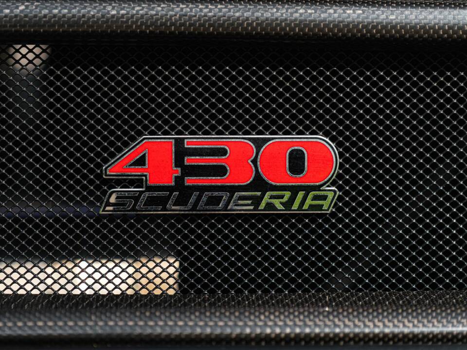 Image 29/50 of Ferrari 430 Scuderia (2008)