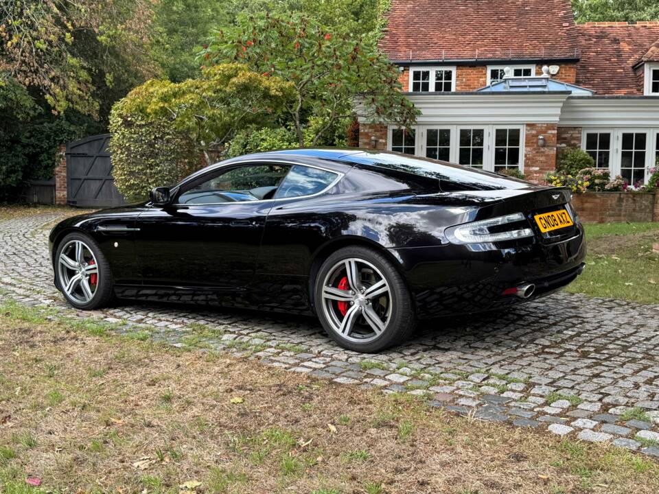 Image 20/30 of Aston Martin DB 9 (2008)