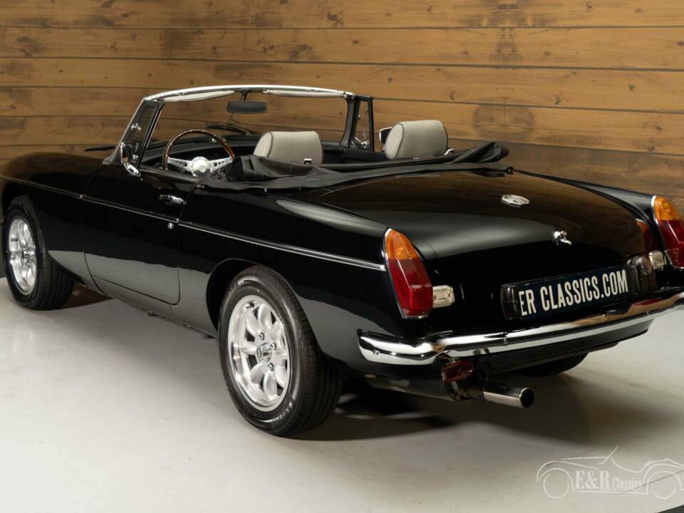 Immagine 3/7 di MG MGB (1980)