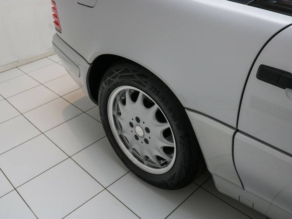 Bild 53/84 von Mercedes-Benz SL 320 (1996)