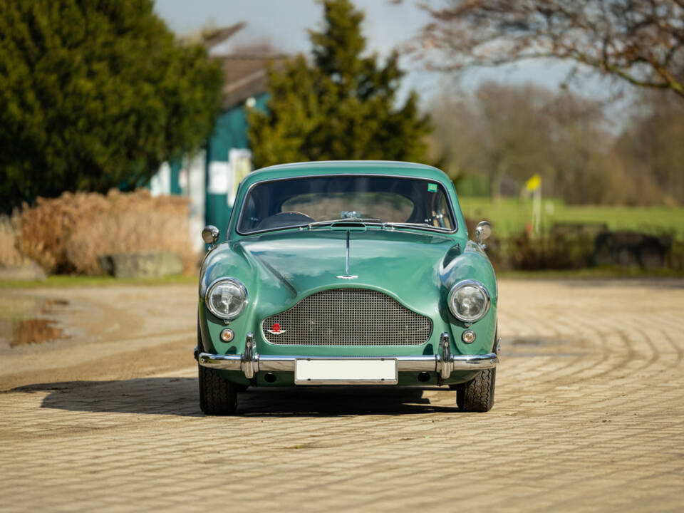 Image 7/50 of Aston Martin DB 2&#x2F;4 Mk III (1958)