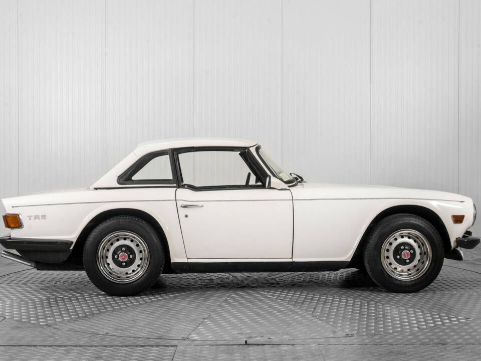 Image 12/50 of Triumph TR 6 (1973)