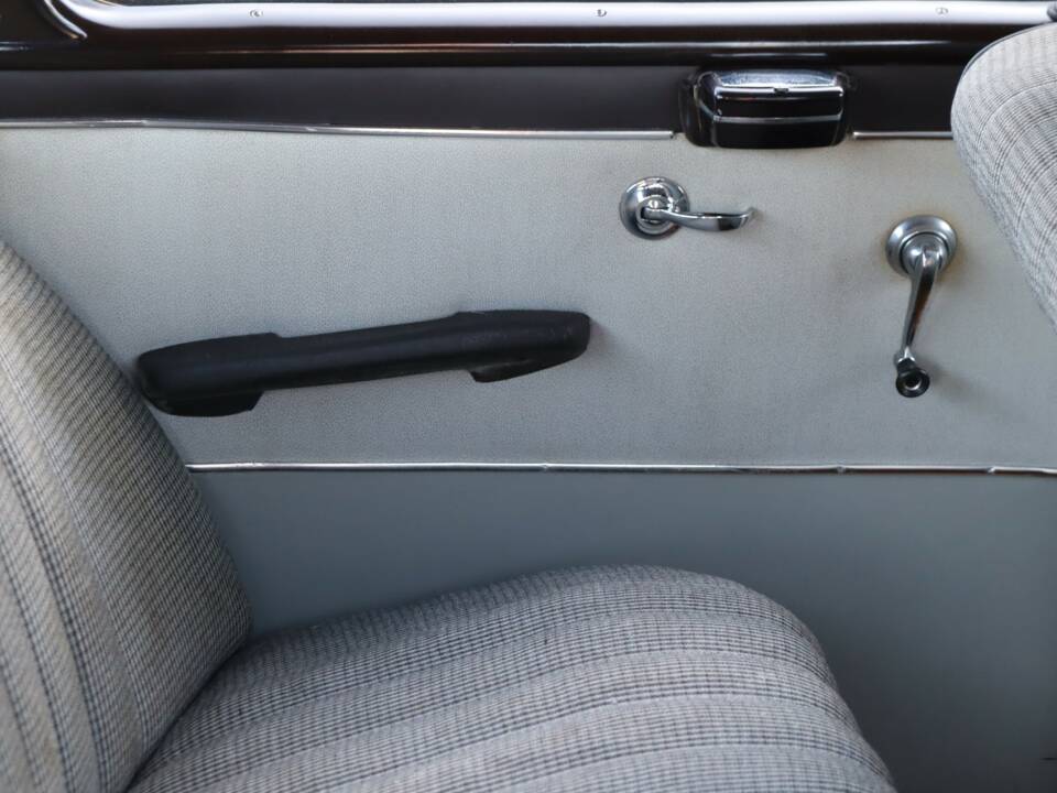 Image 21/50 of Mercedes-Benz 180 D (1958)