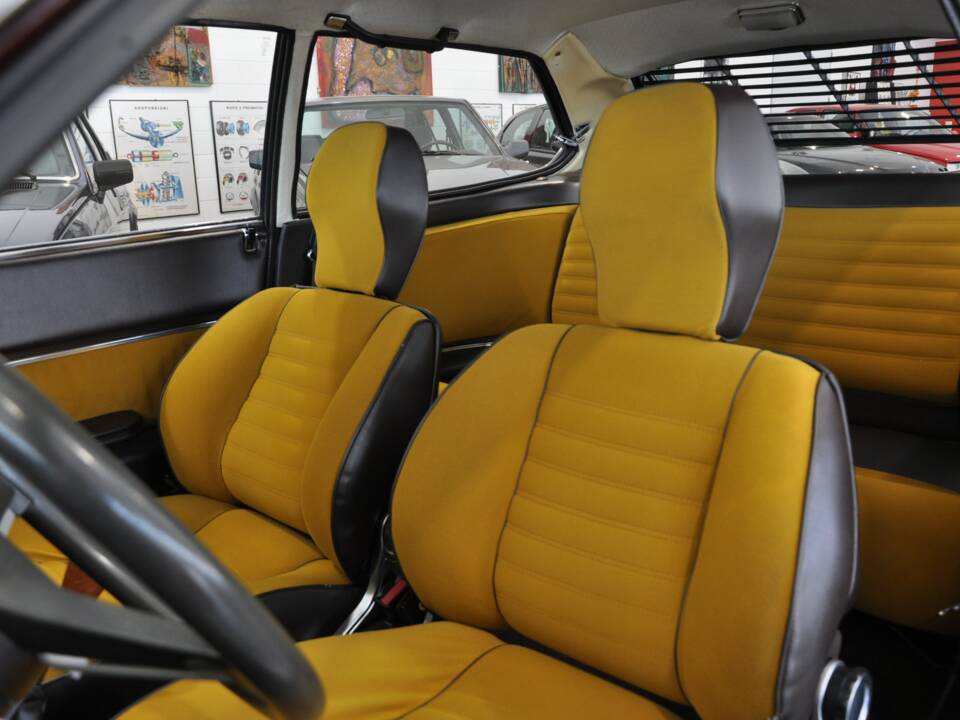 Image 20/37 of Lancia Beta HPE 1600 (1975)