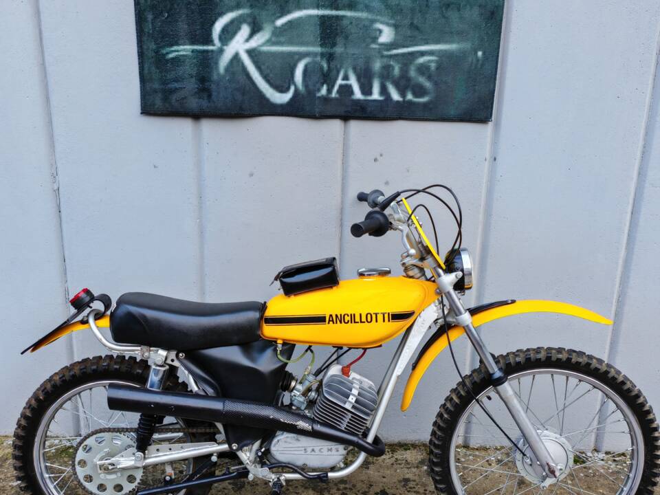 Imagen 2/8 de Ancillotti DUMMY (1975)