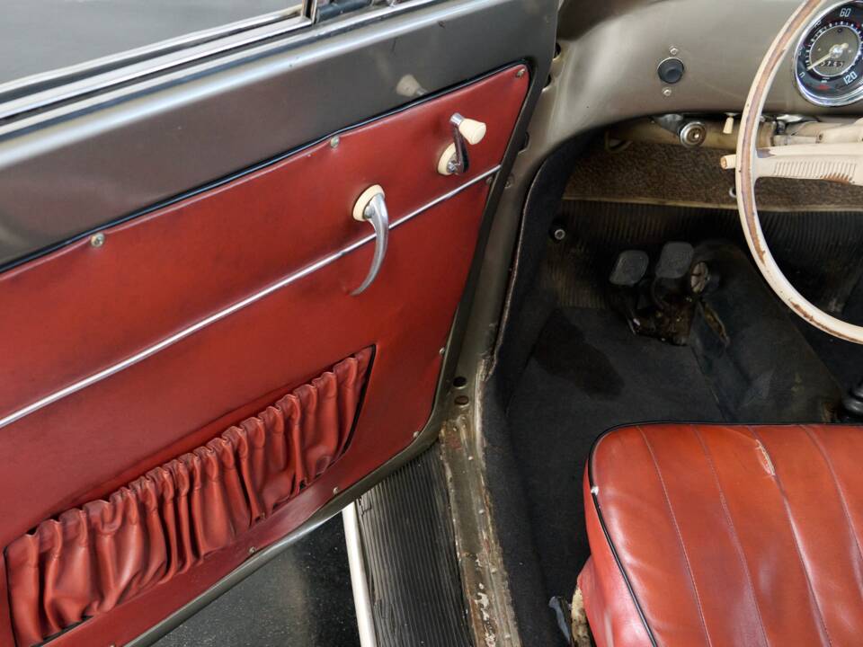 Bild 46/50 von Volkswagen Käfer 1200 Cabriolet (1957)