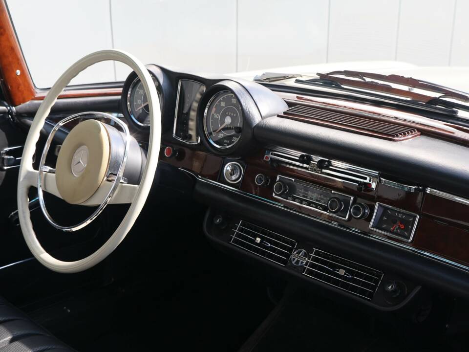 Imagen 32/43 de Mercedes-Benz 280 SE (1968)