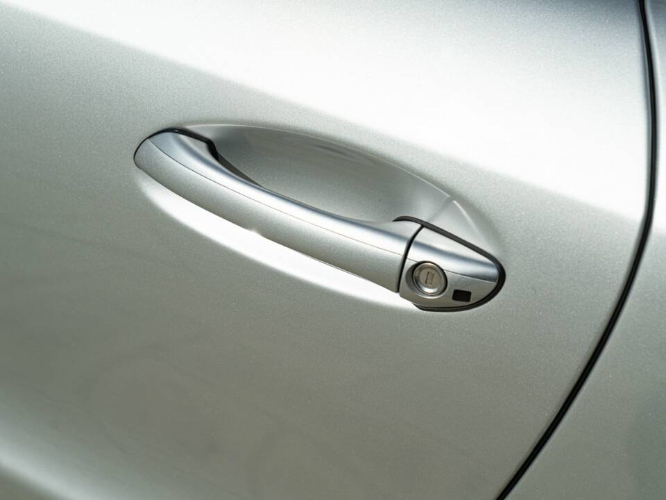 Image 29/50 of Mercedes-Benz SL 350 (2005)
