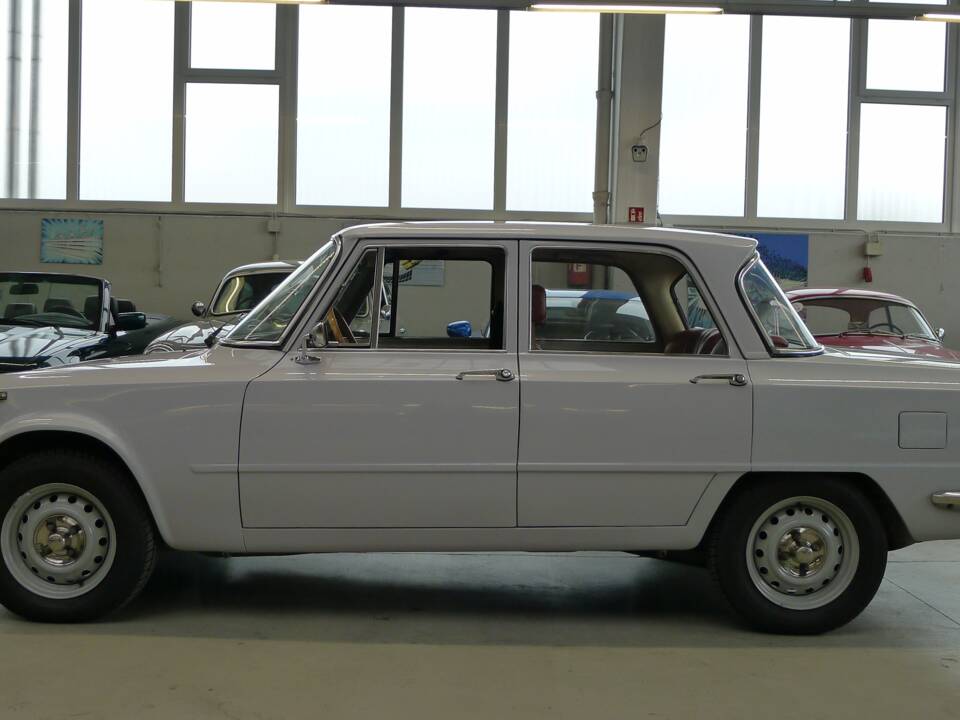 Image 19/34 of Alfa Romeo Giulia Nuova Super 1600 (1974)