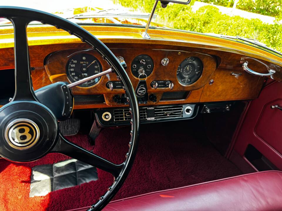Image 71/81 of Bentley S 1 (1959)